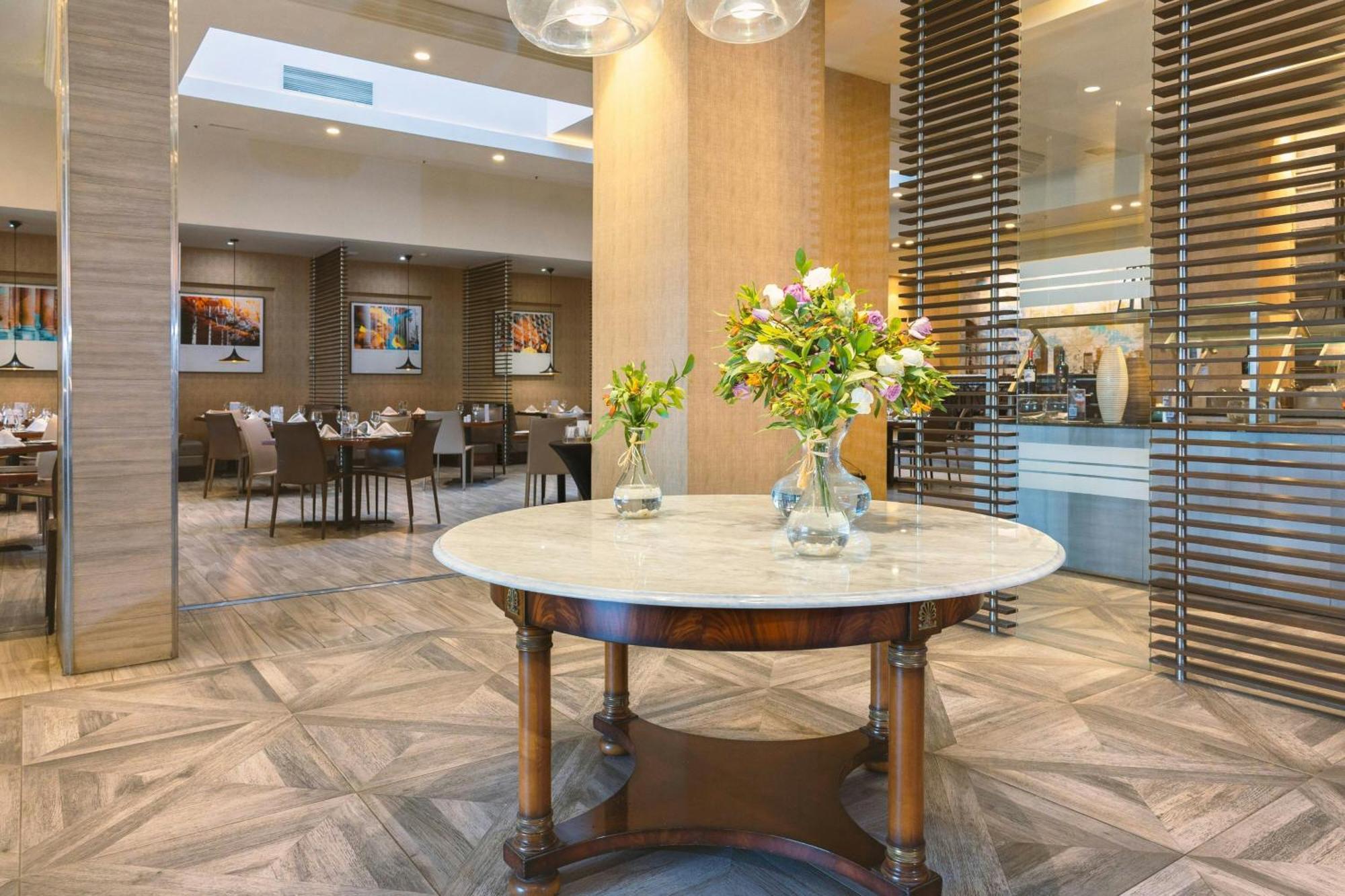 คราวน์ พลาซา ซานติอาโก Hotel ภายนอก รูปภาพ