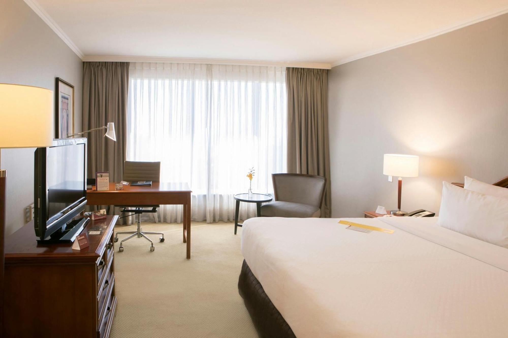 คราวน์ พลาซา ซานติอาโก Hotel ภายนอก รูปภาพ